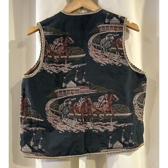 HORSE RACING SCENE ON‎ QUALITY MATERIAL  MADE INTO A VEST WOMENS - Picture 4 of 5